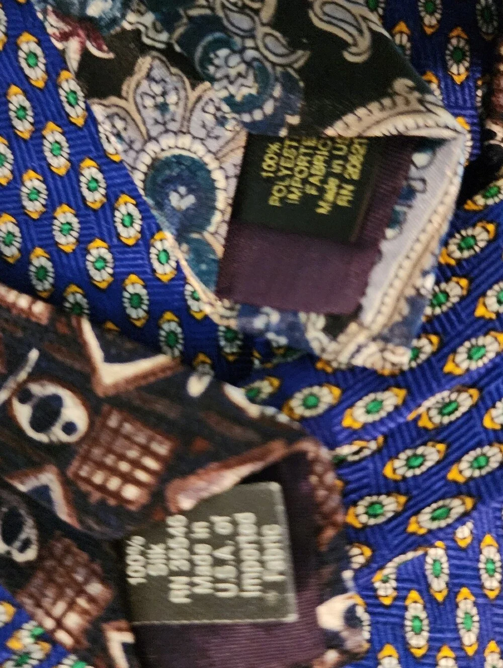 3pc Men’s 100% Silk Tie Lot Van Heusen Honors Surrey Paisley Geometric